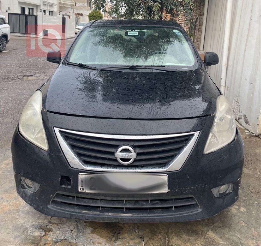 نيسان فيرسا